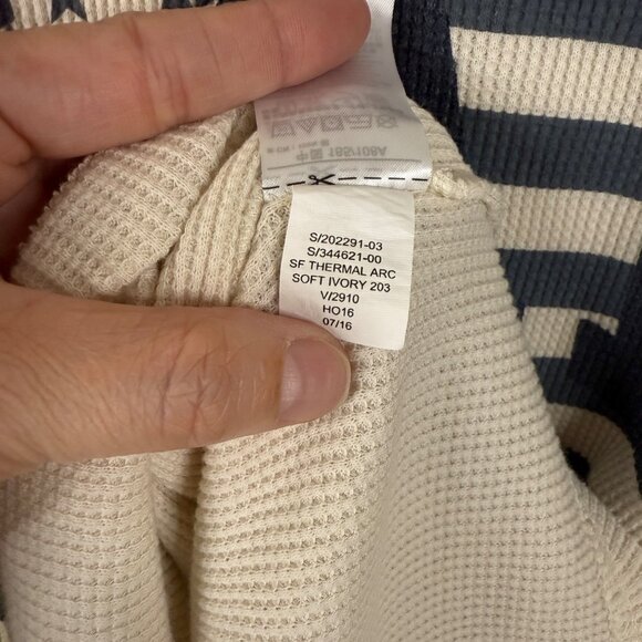 Gap Waffle Knit Long Sleeve Beige Shirt With Navy Logo & Flag Graphic Mens XL - Picture 11 of 13